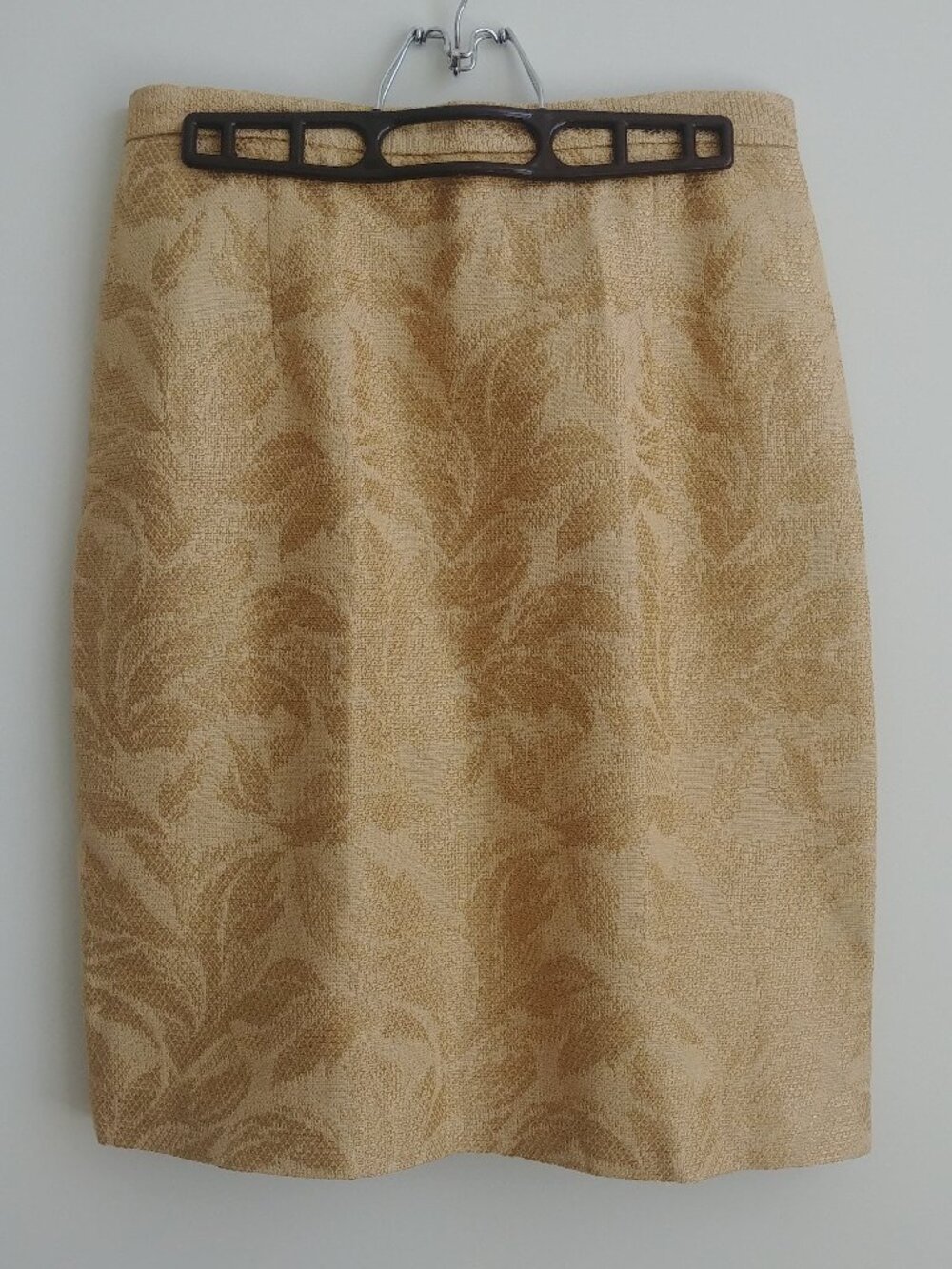 Vintage Louben made in Canada gold metallic pencil size leaf pattern size 8